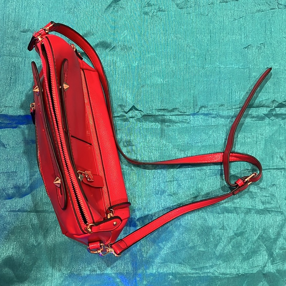 Red Purse - Picture 6 of 7